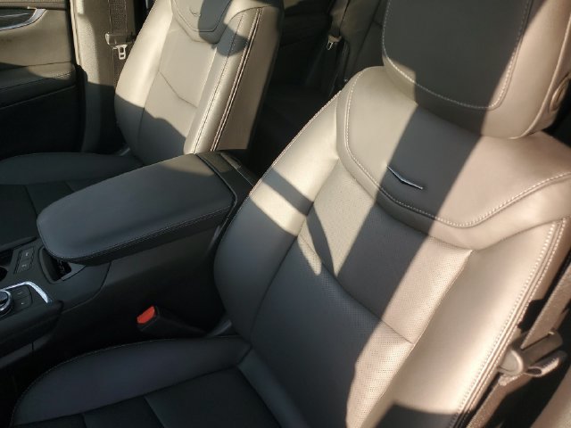 Used 2025 Cadillac XT5 Premium Luxury w/ Technology Package AWD/4WD image 14