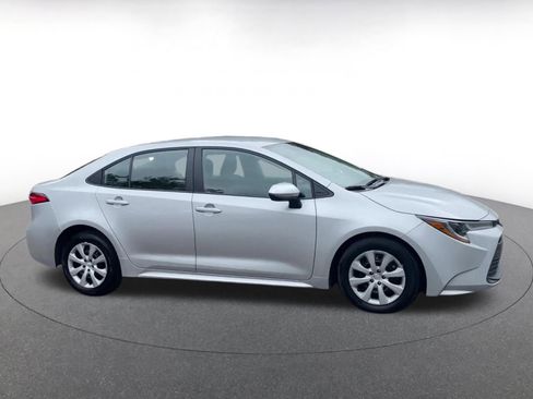 Used 2025 Toyota Corolla LE image 16