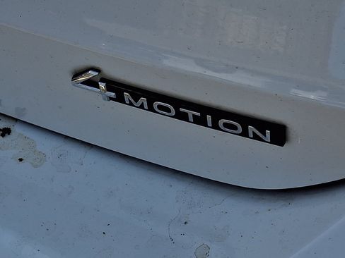 Used 2022 Volkswagen Taos SEL AWD/4WD image 4