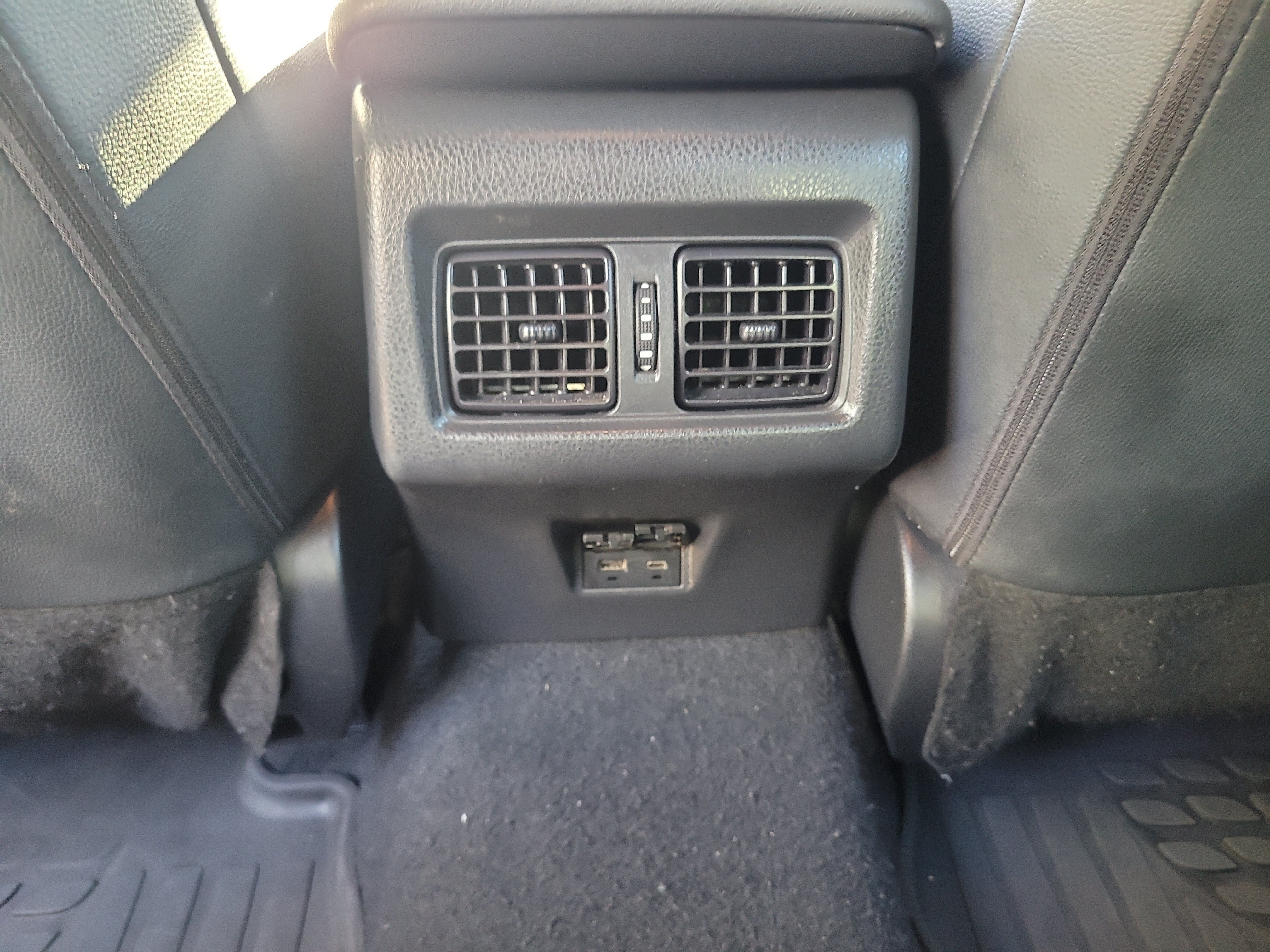 Used 2025 Toyota Camry SE w/ Multimedia Upgrade Package FWD image 15
