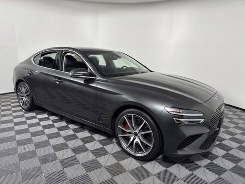 Used 2025 Genesis G70 2.5T image 10