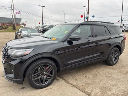 Used 2026 Ford Explorer ST image 3