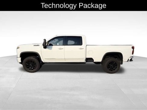 Used 2024 Chevrolet Silverado 2500 High Country w/ Technology Package AWD/4WD image 4