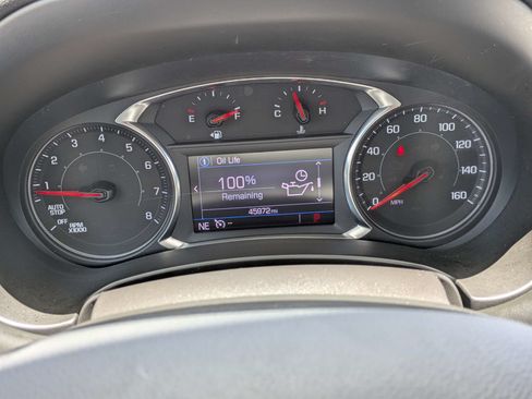 Used 2024 GMC Terrain SLE FWD image 32