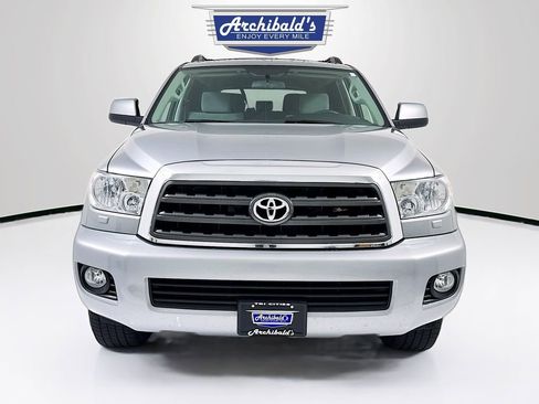Used 2017 Toyota Sequoia SR5 image 2