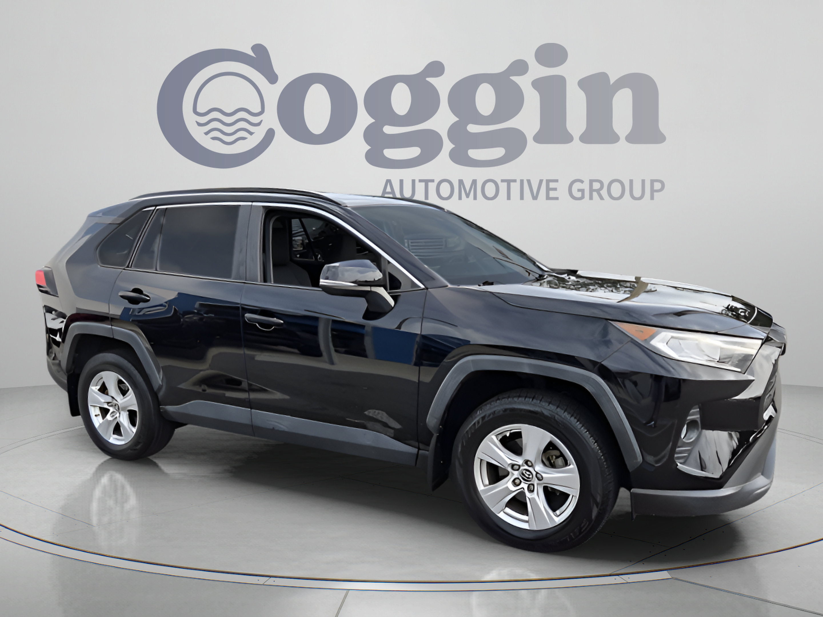 Used 2019 Toyota RAV4 XLE w/ Convenience Package FWD image 7