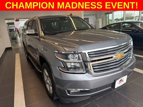 Used 2018 Chevrolet Suburban Premier image 2