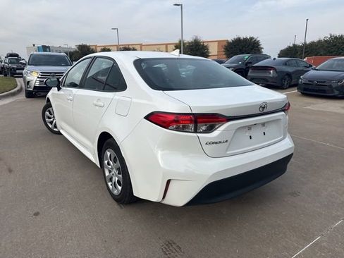 Used 2023 Toyota Corolla LE image 4