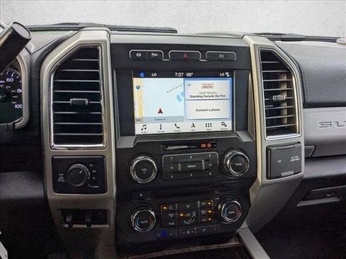 Used 2018 Ford F350 Lariat w/ Lariat Value Package AWD/4WD image 8