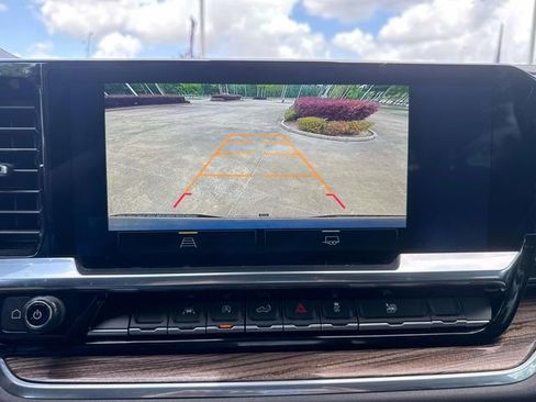 Used 2024 Chevrolet Silverado 1500 LT AWD/4WD image 33