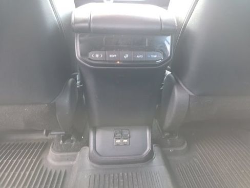 Used 2021 Toyota Highlander XSE AWD/4WD image 13