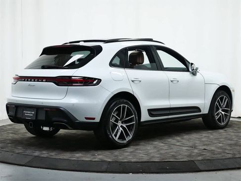 Used 2025 Porsche Macan image 7