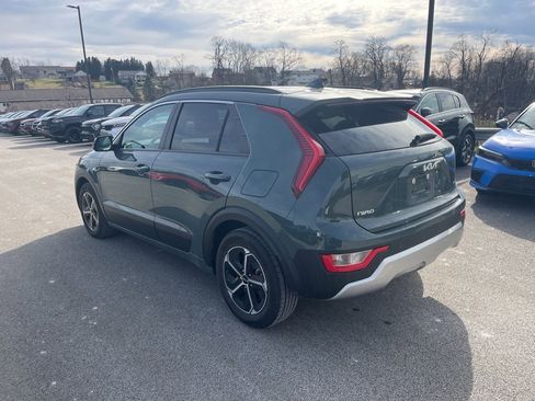 Used 2023 Kia Niro EX image 5