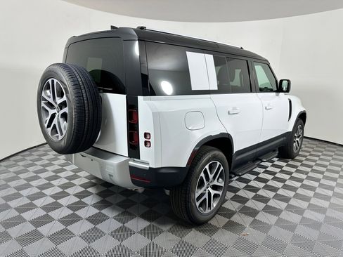 New 2025 Land Rover Defender 110 S image 7