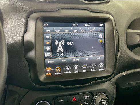 Used 2022 Jeep Renegade Limited AWD/4WD image 15