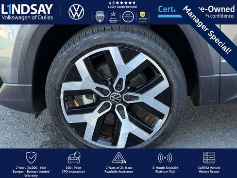 Certified 2022 Volkswagen Taos SEL w/ Panoramic Sunroof Package image 8