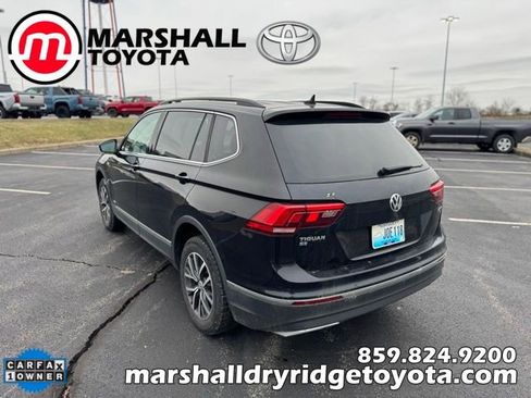 Used 2020 Volkswagen Tiguan SE w/ Panoramic Sunroof Package image 5