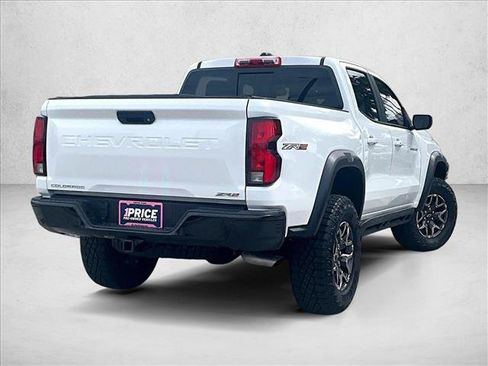 Used 2025 Chevrolet Colorado ZR2 w/ Technology Package AWD/4WD image 2