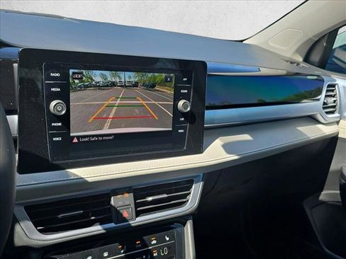 New 2026 Volkswagen Taos SE FWD image 14