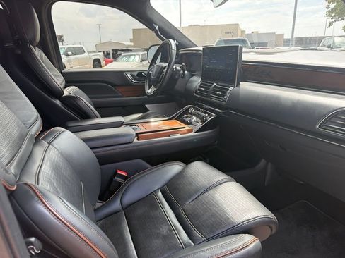 Used 2022 Lincoln Navigator L Black Label AWD/4WD image 10