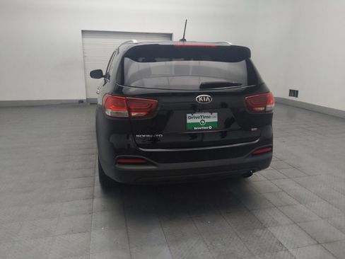 Used 2017 Kia Sorento AWD image 6
