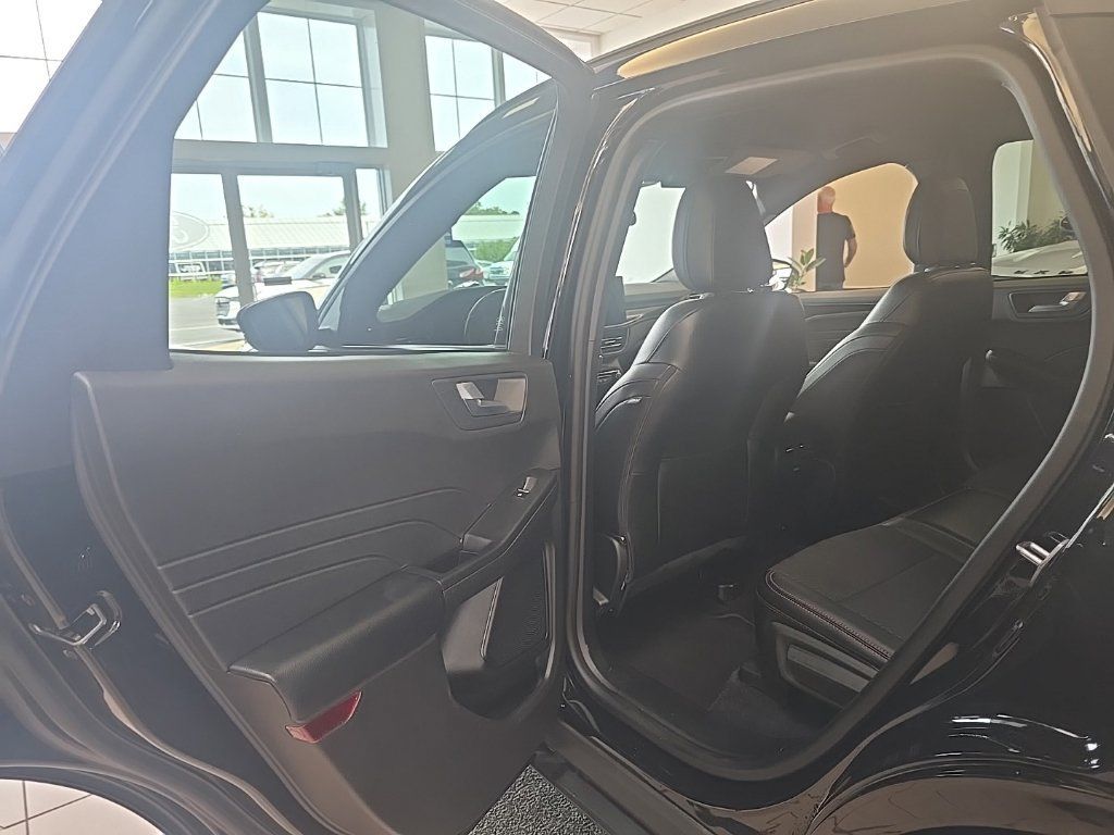 Used 2023 Ford Escape ST-Line w/ Tech Pack #1 AWD/4WD image 27
