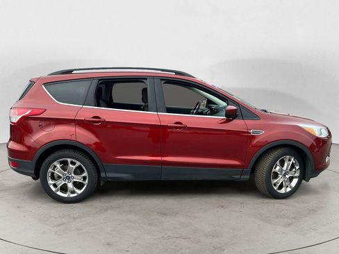 Used 2016 Ford Escape SE w/ Equipment Group 201A image 2