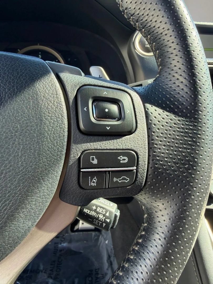 Used 2019 Lexus IS 300 F Sport w/ F Sport Package RWD image 26