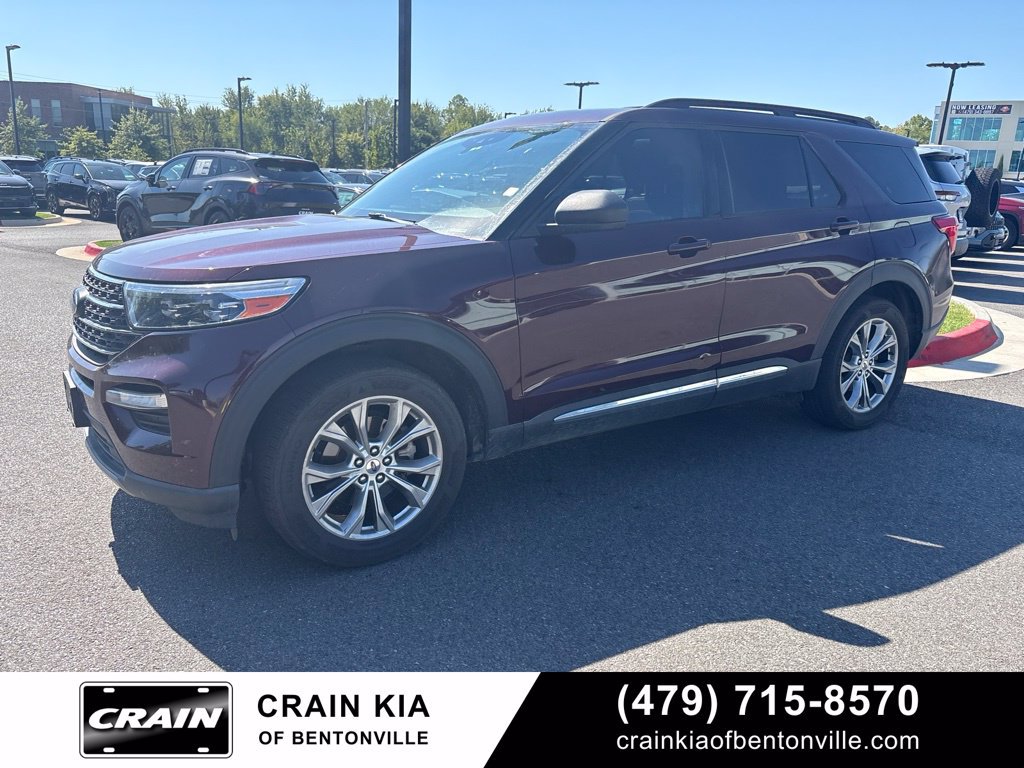 Used 2022 Ford Explorer XLT w/ Equipment Group 202A AWD/4WD image 2