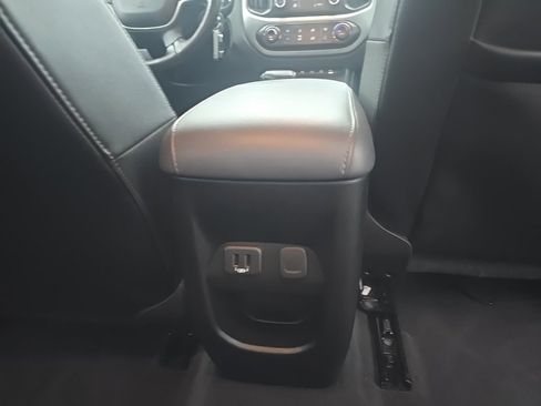 Used 2019 Chevrolet Colorado Z71 w/ Z71 Midnight Edition image 22