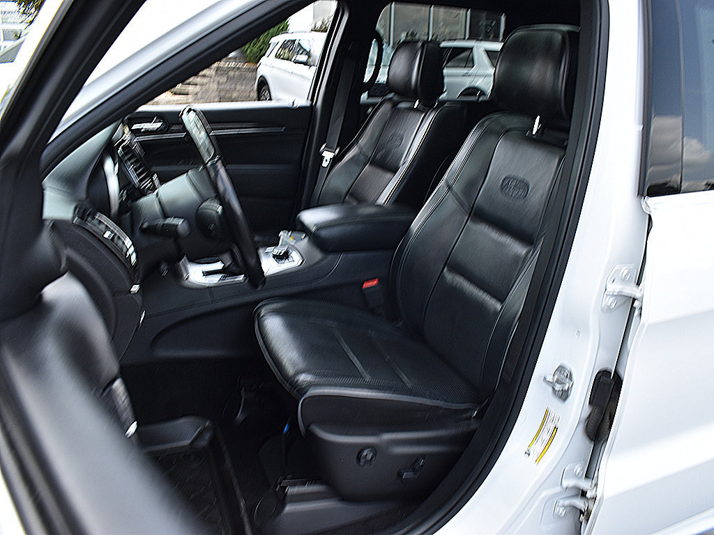 Used 2020 Jeep Grand Cherokee Overland AWD/4WD image 5