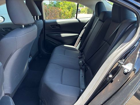 Used 2025 Toyota Corolla LE FWD image 43