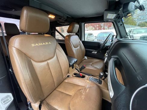 Used 2014 Jeep Wrangler Sahara w/ Connectivity Group AWD/4WD image 25