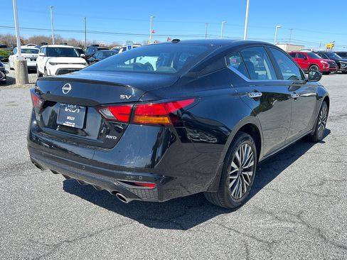 Used 2024 Nissan Altima 2.5 SV w/ SV Premium Package image 6