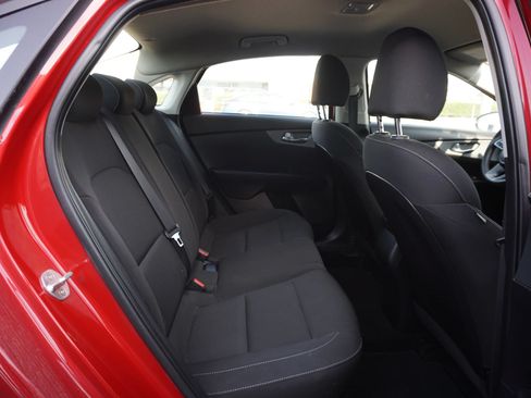Used 2021 Kia Forte LXS FWD image 19