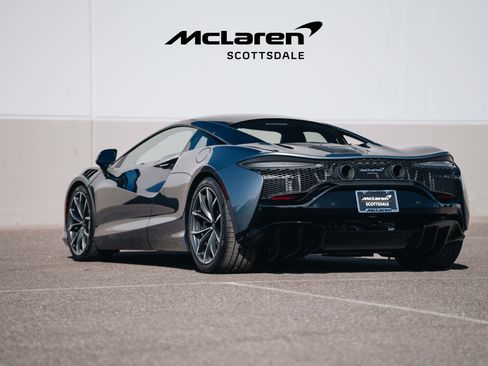 Used 2023 McLaren Artura RWD image 7