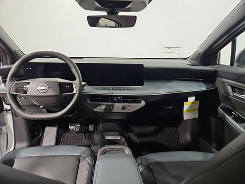 New 2026 Nissan Leaf Platinum+ w/ Cargo Package (Platinum+) FWD image 13