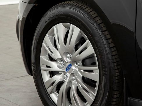 Used 2018 Ford Transit Connect XLT image 8