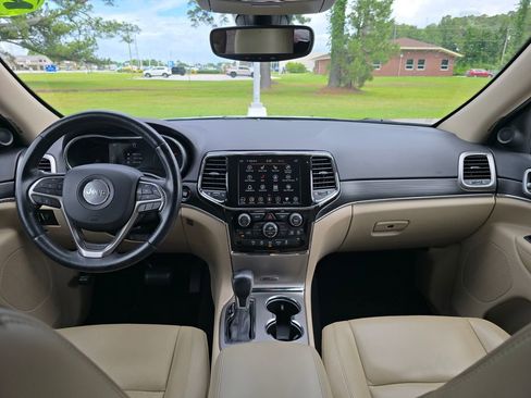 Used 2021 Jeep Grand Cherokee Limited RWD image 12