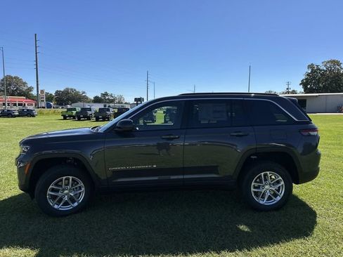 New 2025 Jeep Grand Cherokee Laredo X w/ Luxury Tech Group I image 18