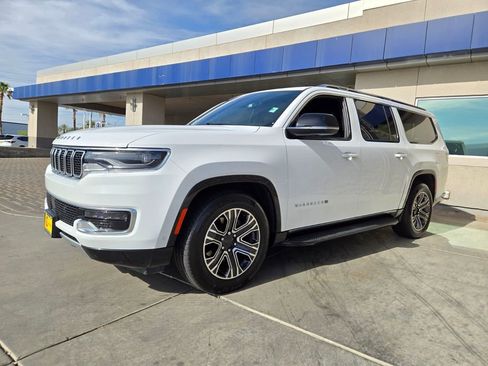 Used 2024 Jeep Wagoneer L Series II w/ Flexible Seating Group image 2