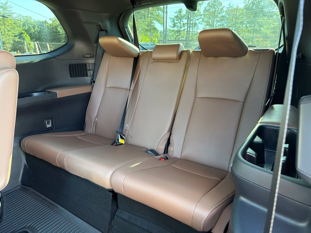 Used 2025 Toyota Grand Highlander AWD Hybrid image 21