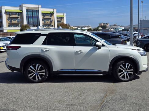 Used 2023 Nissan Pathfinder Platinum w/ Lighting Package (N93) image 30