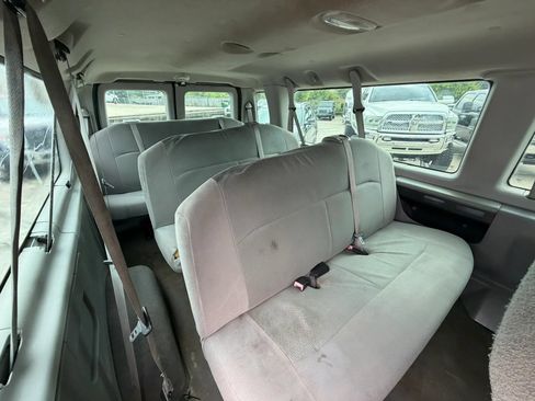 Used 2011 Ford E-350 and Econoline 350 XLT RWD image 14