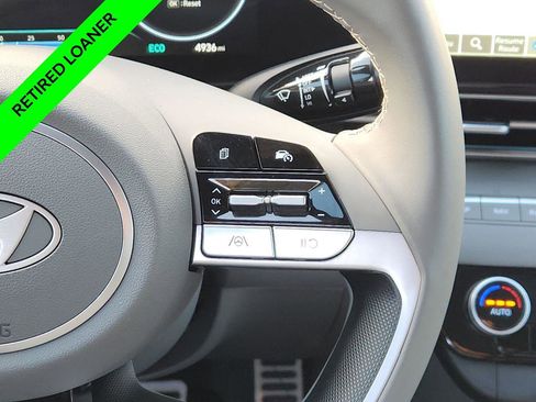 New 2025 Hyundai Elantra SEL image 29