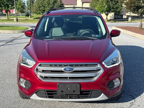 Used 2017 Ford Escape SE w/ Equipment Group 201A AWD/4WD image 2