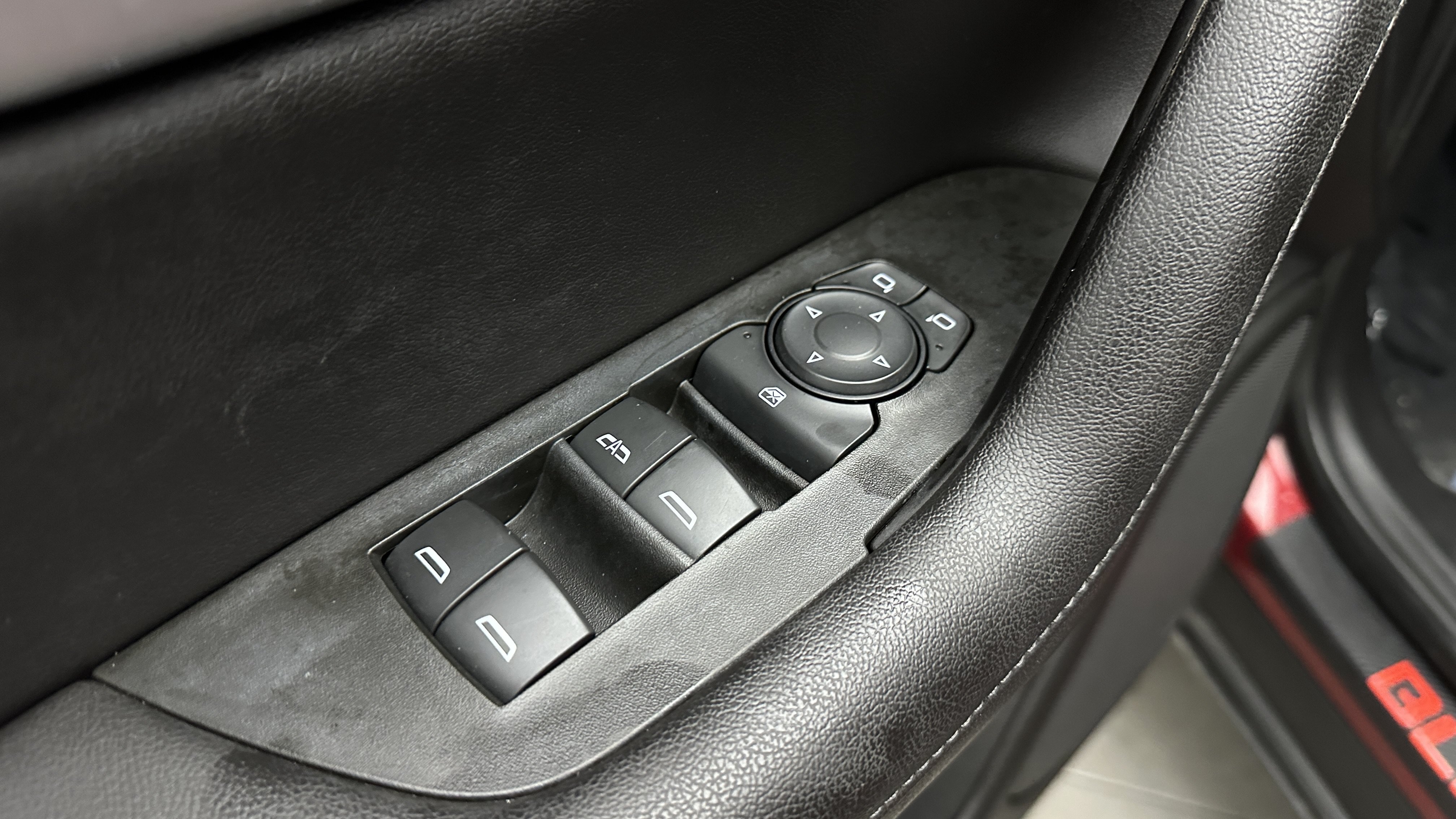 Used 2021 Chevrolet Blazer LT FWD image 13