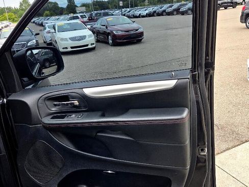 Used 2018 Dodge Grand Caravan GT image 14