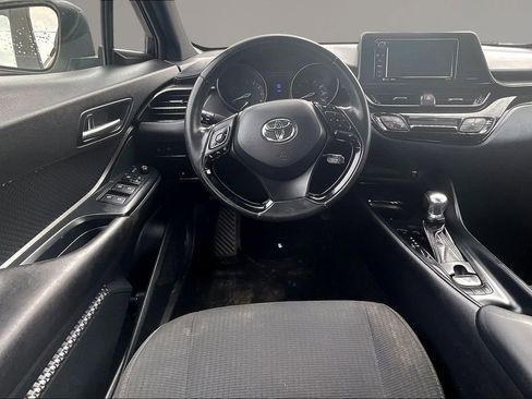 Used 2018 Toyota C-HR XLE FWD image 8