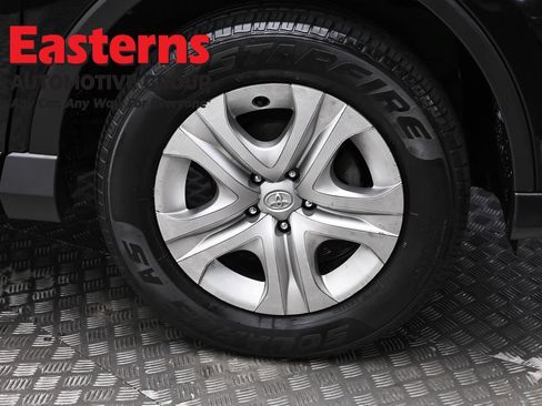 Used 2018 Toyota RAV4 LE w/ All Weather Liner Package FWD image 31
